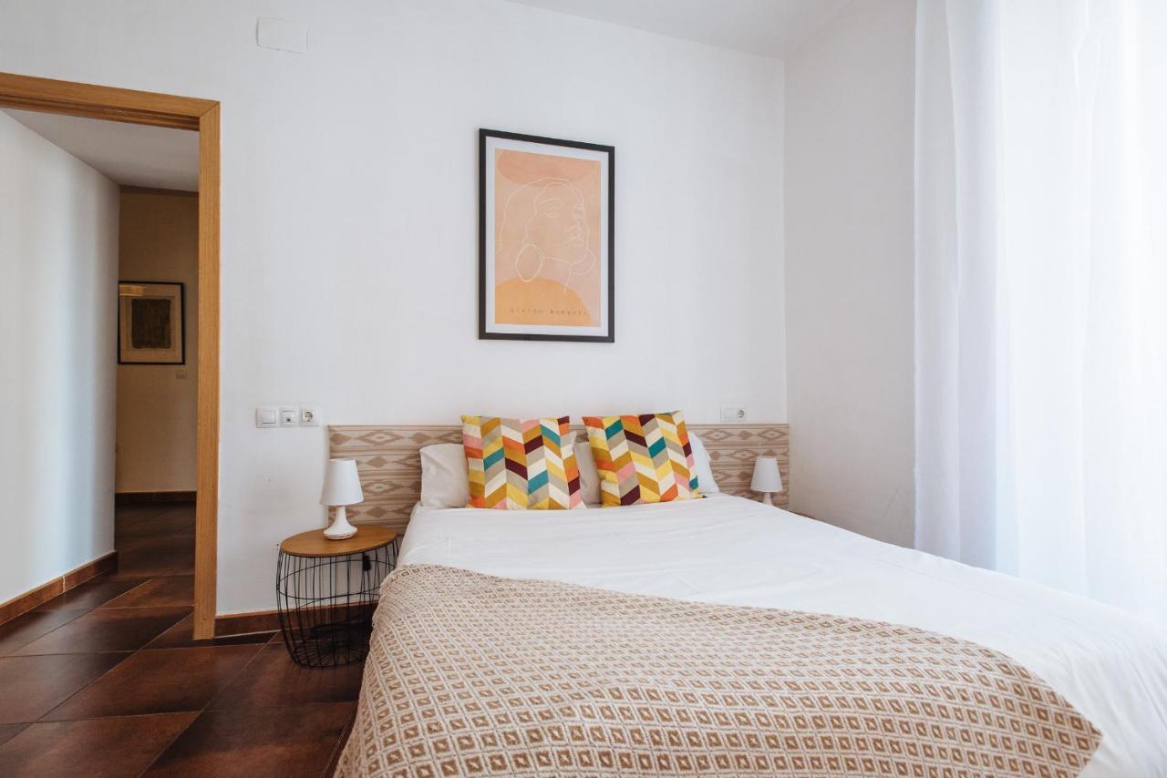 Homeyseville- Bright Apartment At Santa Cruz 6 Pax, Parking Optional Екстер'єр фото