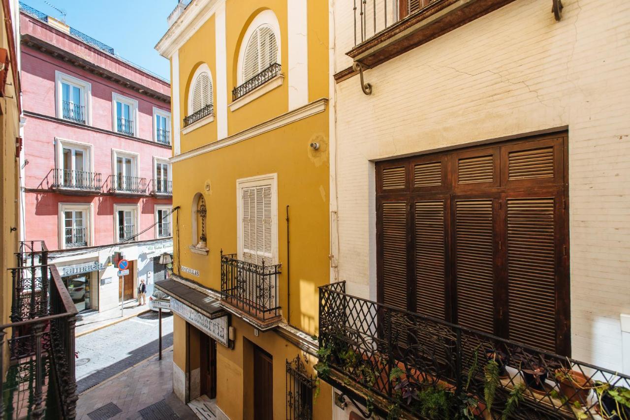 Homeyseville- Bright Apartment At Santa Cruz 6 Pax, Parking Optional Екстер'єр фото