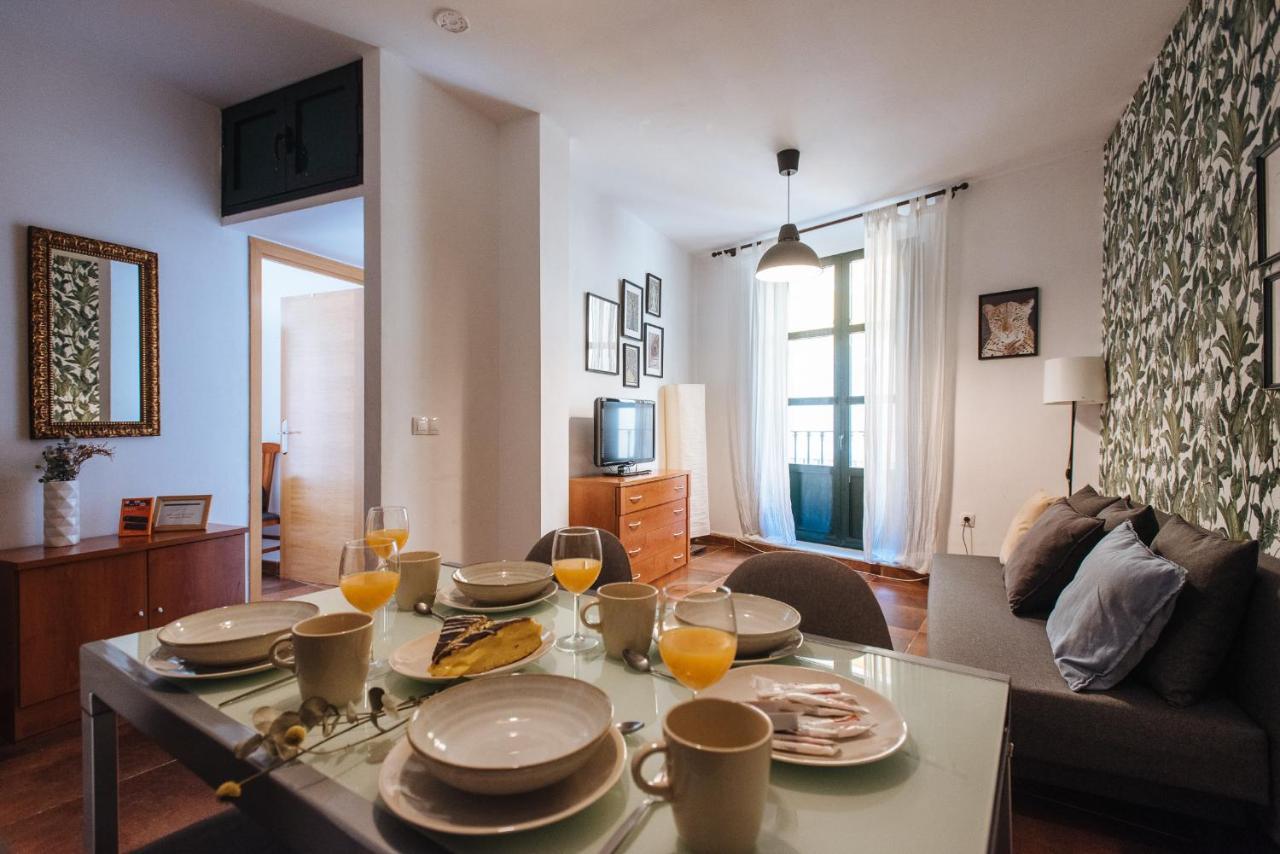 Homeyseville- Bright Apartment At Santa Cruz 6 Pax, Parking Optional Екстер'єр фото