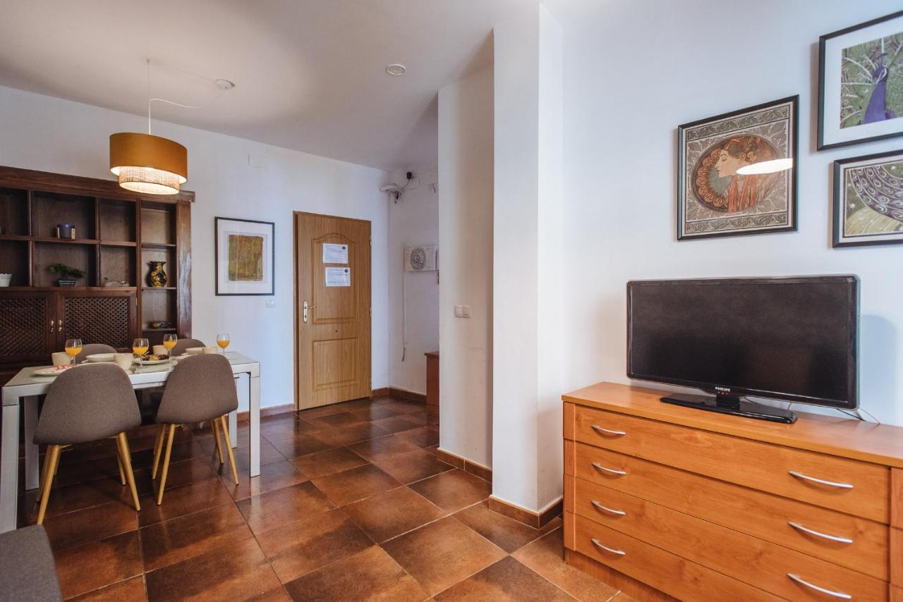 Homeyseville- Bright Apartment At Santa Cruz 6 Pax, Parking Optional Екстер'єр фото