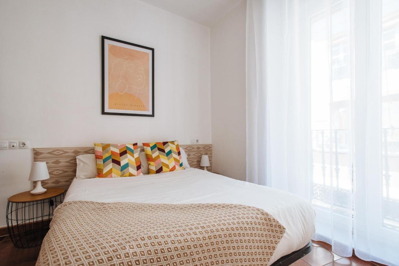 Homeyseville- Bright Apartment At Santa Cruz 6 Pax, Parking Optional Екстер'єр фото