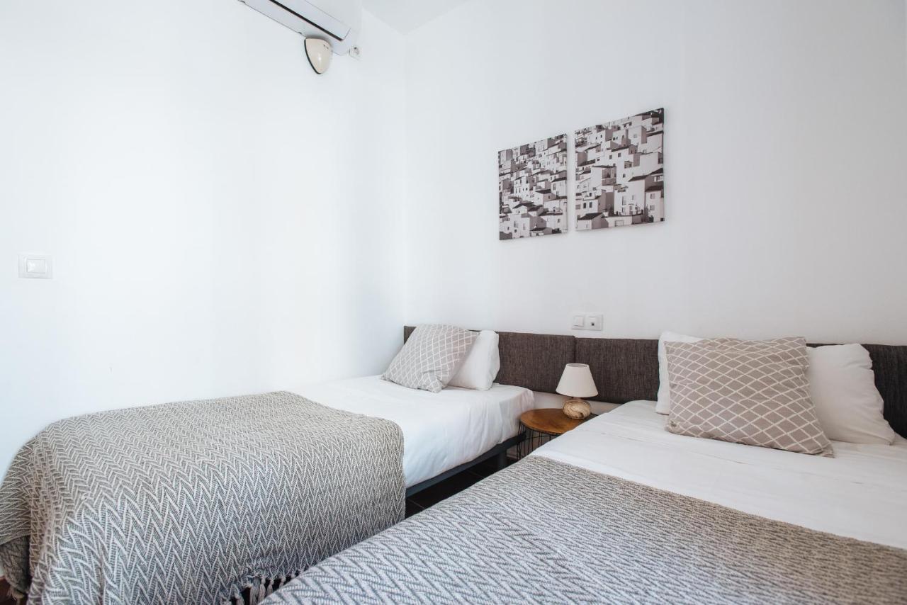 Homeyseville- Bright Apartment At Santa Cruz 6 Pax, Parking Optional Екстер'єр фото