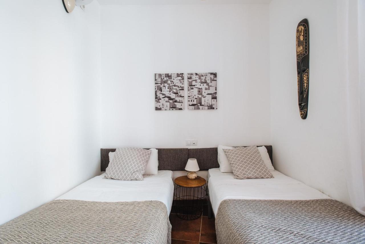 Homeyseville- Bright Apartment At Santa Cruz 6 Pax, Parking Optional Екстер'єр фото