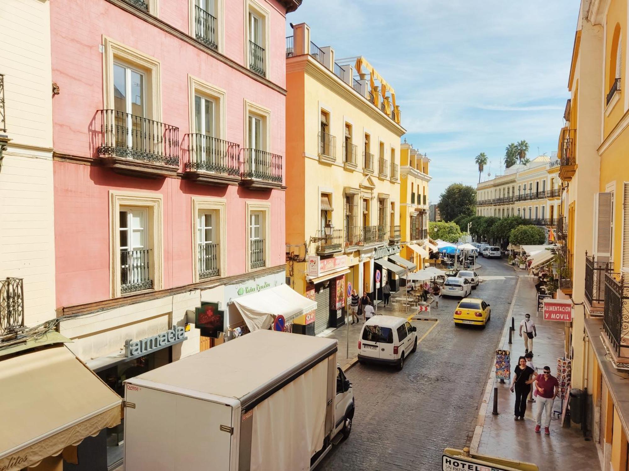 Homeyseville- Bright Apartment At Santa Cruz 6 Pax, Parking Optional Екстер'єр фото